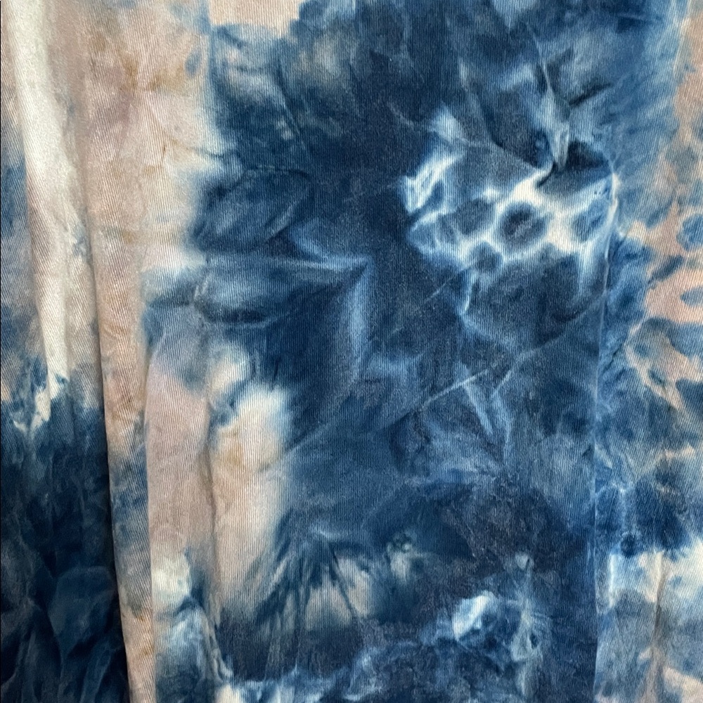 BomBom size 2X Buttery Soft Stretchy Oversized Blue Tie-Dye V-neck Blouse - Picture 4 of 5